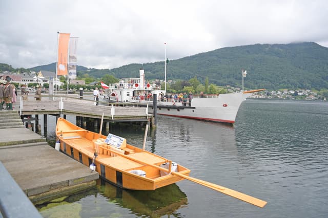 Historischer Salzweg-Schifffahrt mit dem Raddampfer Gisela